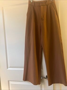 Abercrombie & Fitch Women’s Wide-Leg Dress Pants in Chestnut Tan